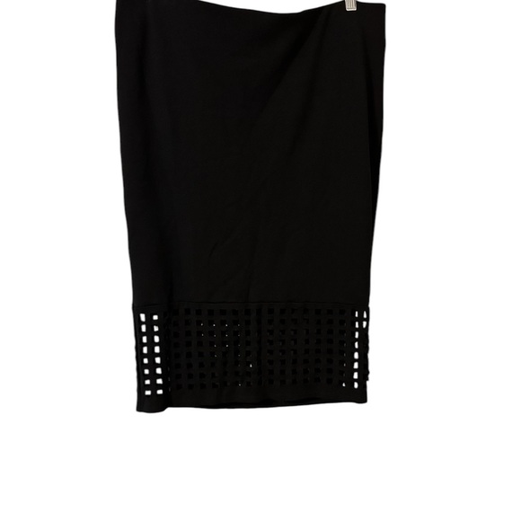 Torrid Womens Pencil Skirt Size 1 Black
Hollow Out Hem Stretch Pull On - Picture 3 of 5